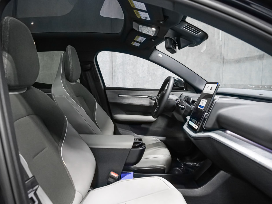 2025 Volvo EX30 TWIN Plus-23