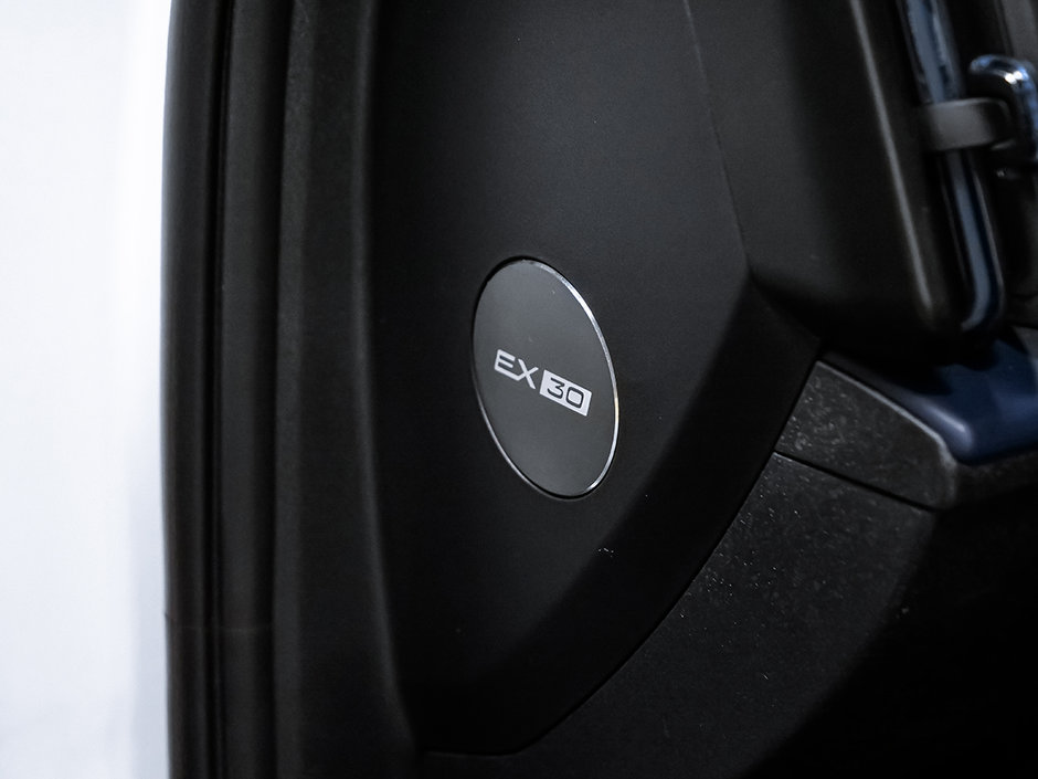 2025 Volvo EX30 Plus-13