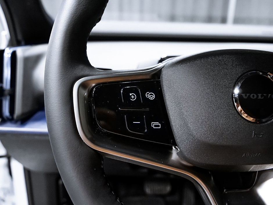 2025 Volvo EX30 Plus-44