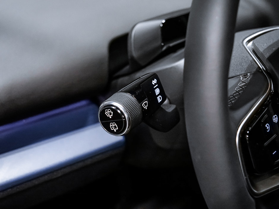 2025 Volvo EX30 Plus-15