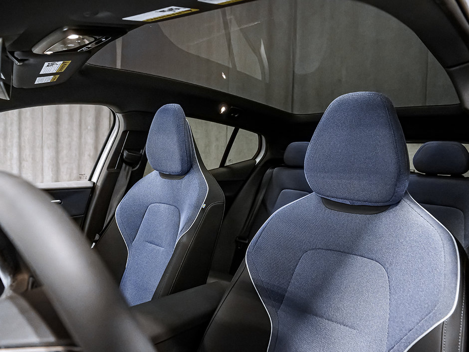 2025 Volvo EX30 Plus-39