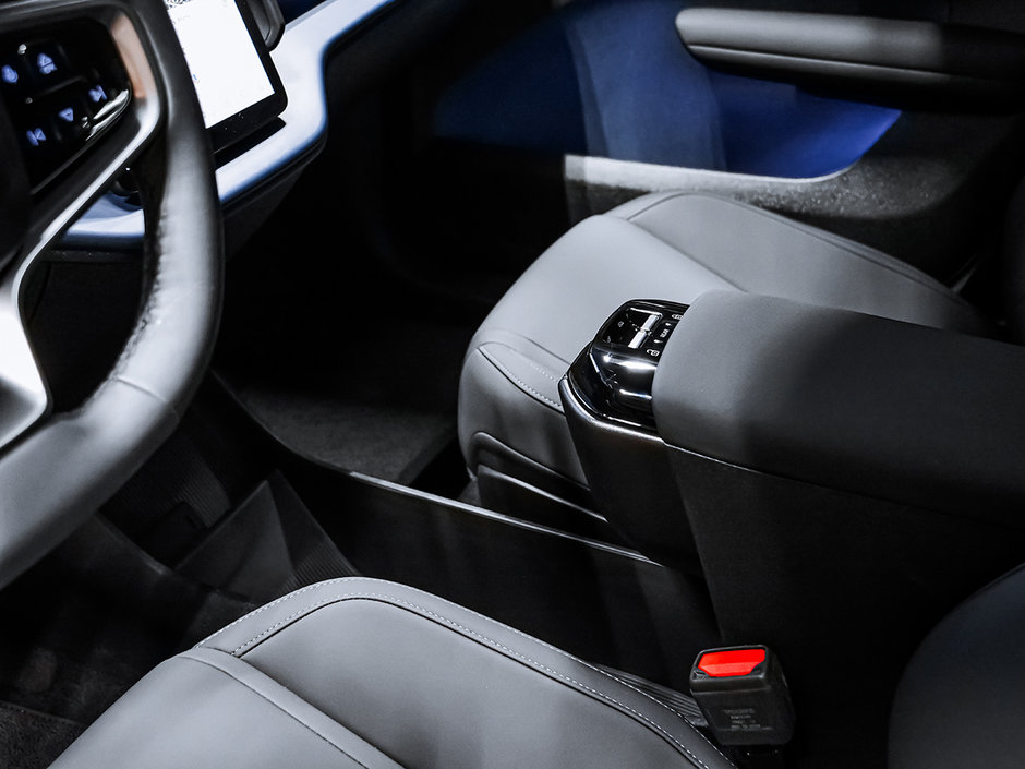 2025 Volvo EX30 Plus-20