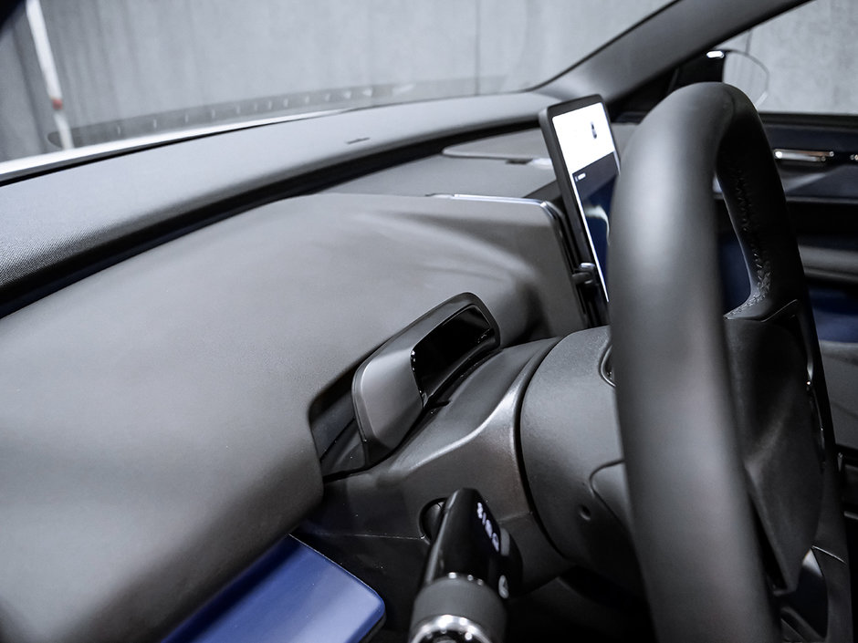 2025 Volvo EX30 Plus-46
