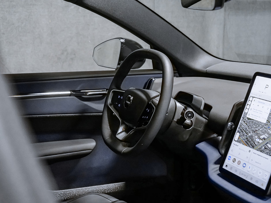 2025 Volvo EX30 Plus-38