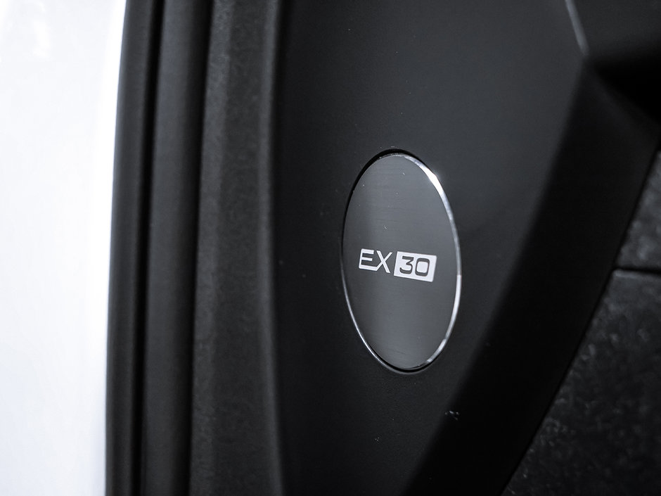 2025 Volvo EX30 Plus-27