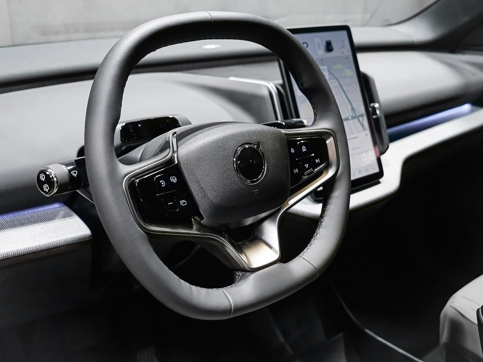Volvo EX30 Plus 2025-26