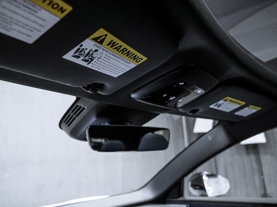 Volvo EX30 Ultra 2025-31