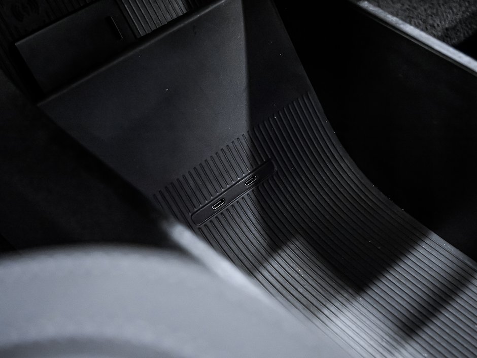 Volvo EX30 Ultra 2025-24