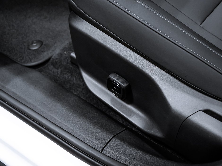 2025 Volvo EX30 TWIN Ultra-38