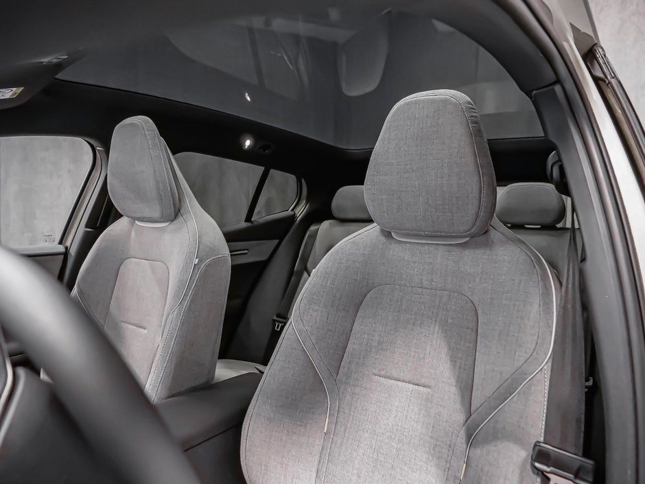 Volvo EX30 TWIN Ultra 2026-20