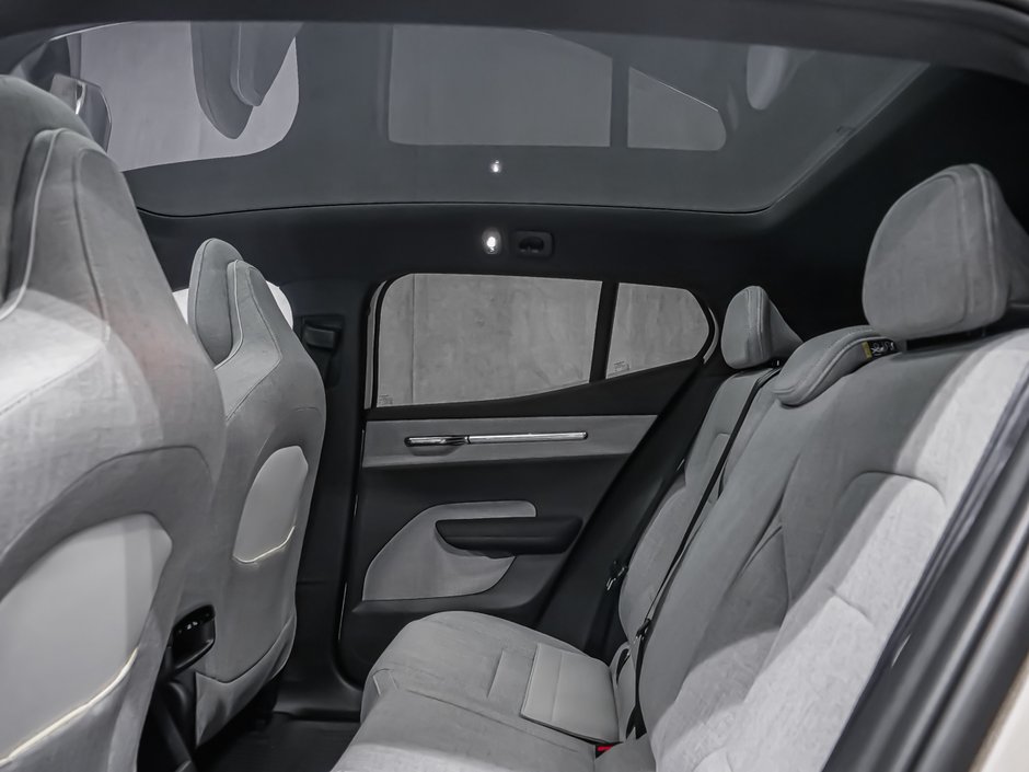 Volvo EX30 TWIN Ultra 2026-22