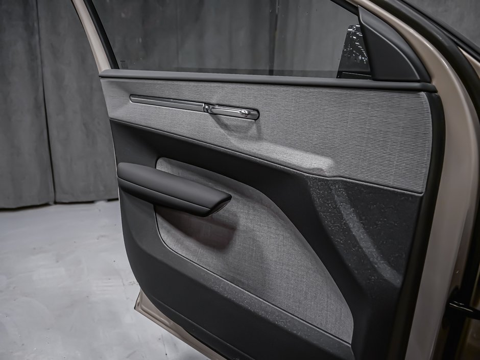 Volvo EX30 TWIN Ultra 2026-13