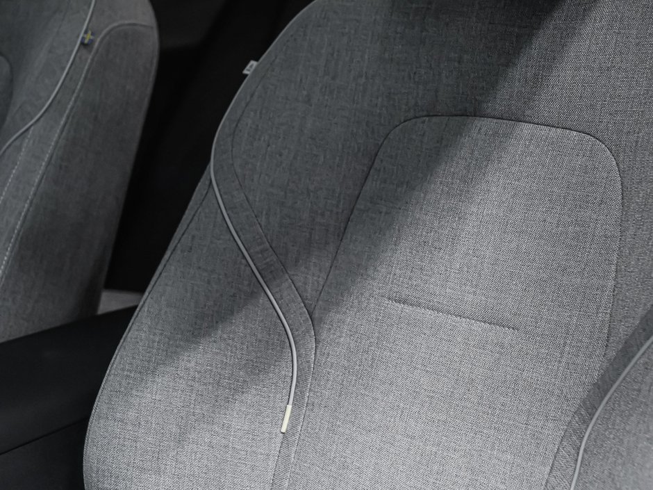 Volvo EX30 TWIN Ultra 2026-46