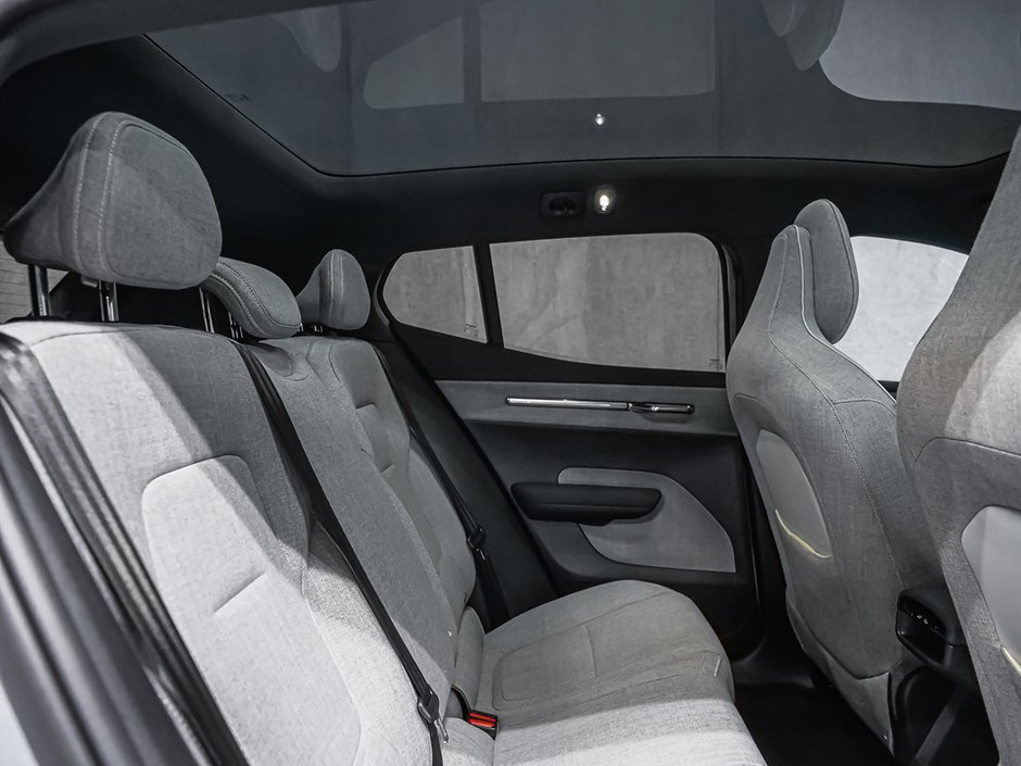 Volvo EX30 TWIN Ultra 2026-38