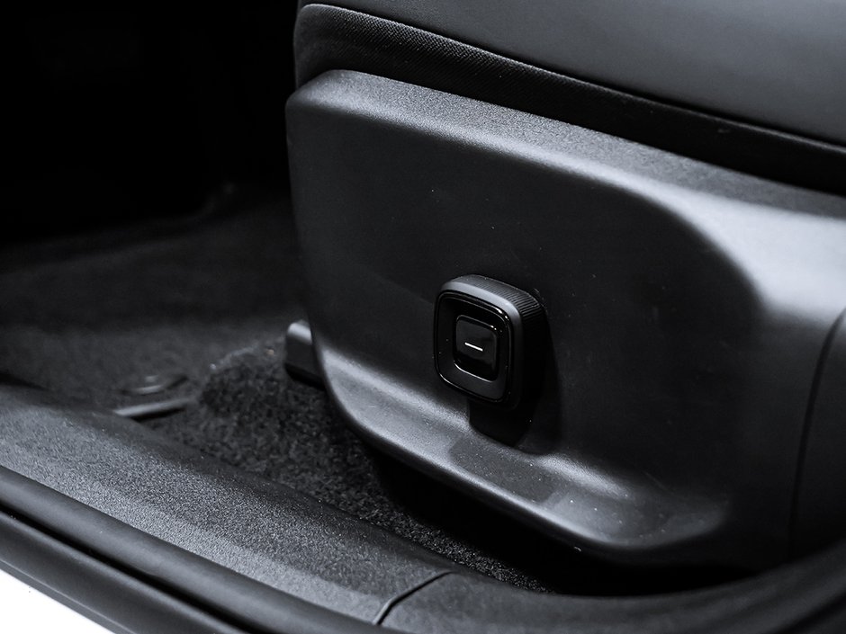 Volvo EX30 TWIN Ultra 2026-29