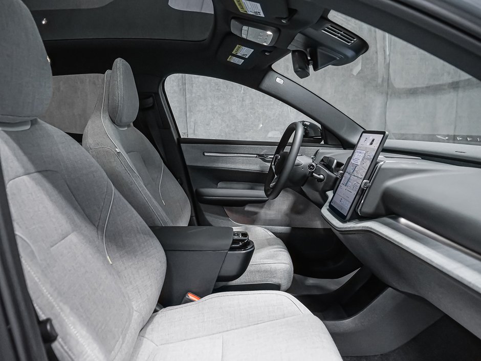 Volvo EX30 TWIN Ultra 2026-38
