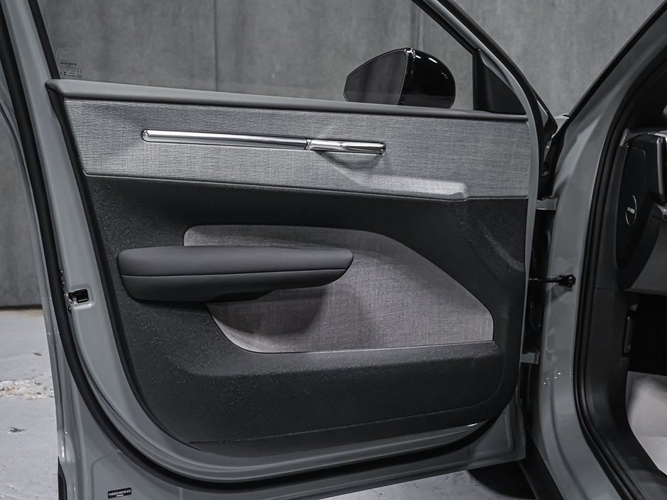 Volvo EX30 TWIN Ultra 2026-28