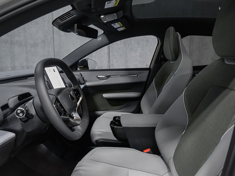 Volvo EX30 TWIN Plus 2026-35