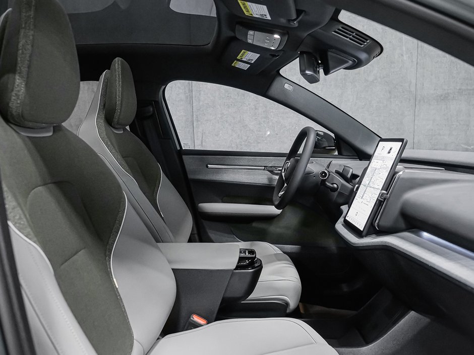 Volvo EX30 TWIN Plus 2026-20