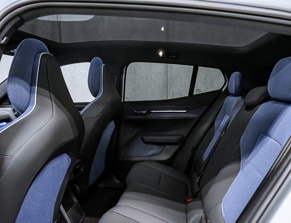 2026 Volvo EX30 TWIN Plus-45