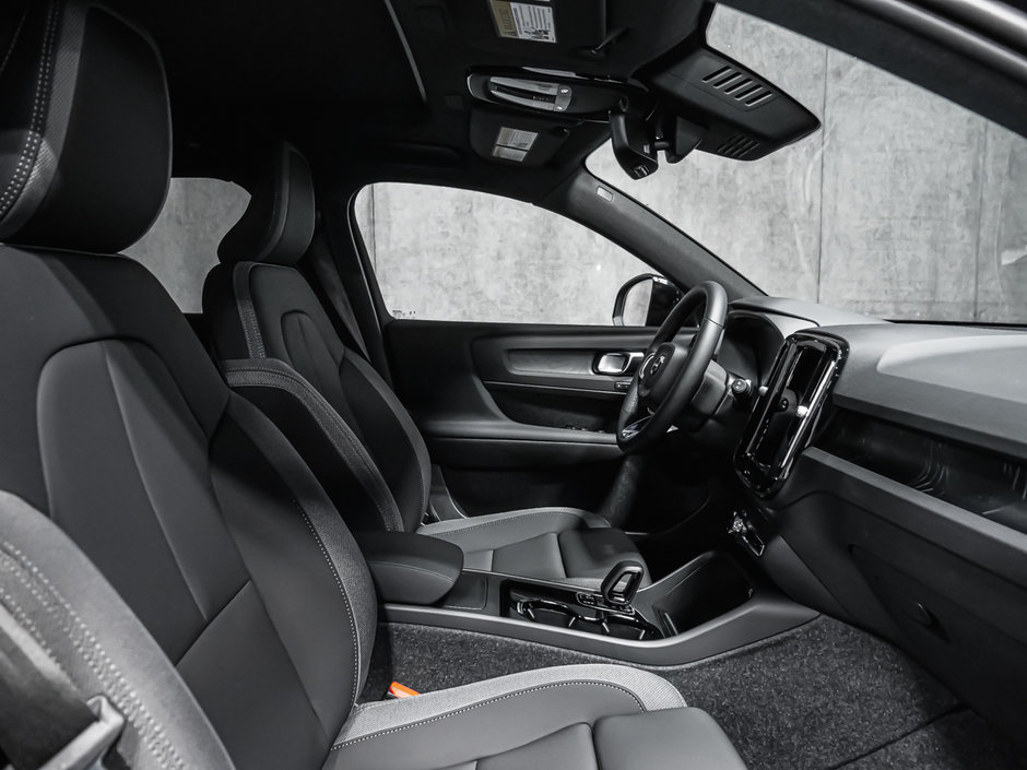 2025 Volvo EX40 TWIN Plus-17