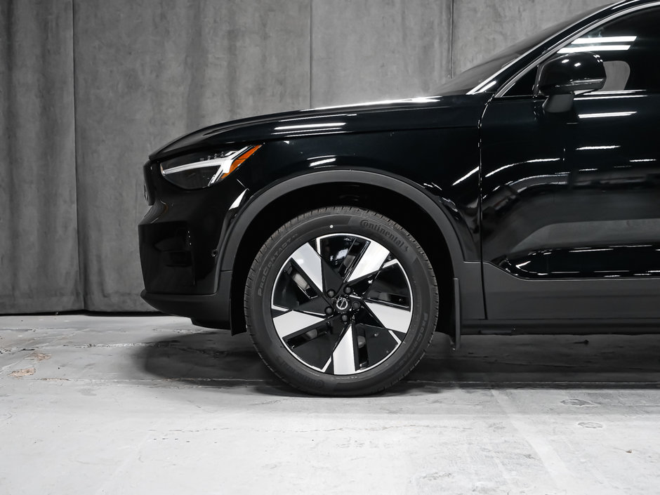 2025 Volvo EX40 TWIN Plus-9