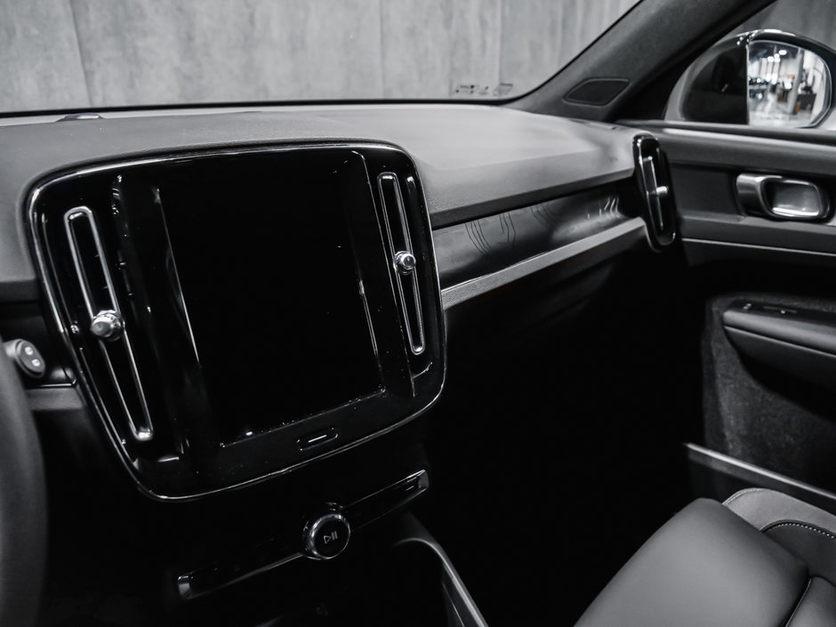 2025 Volvo EX40 TWIN Plus-16