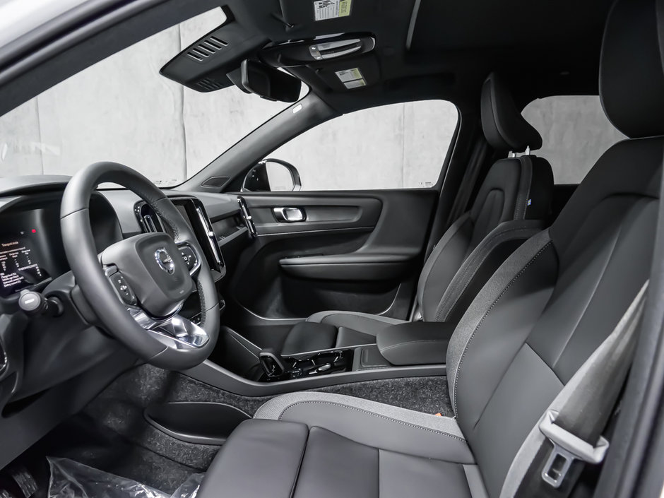 Volvo EX40 TWIN Plus 2025-17