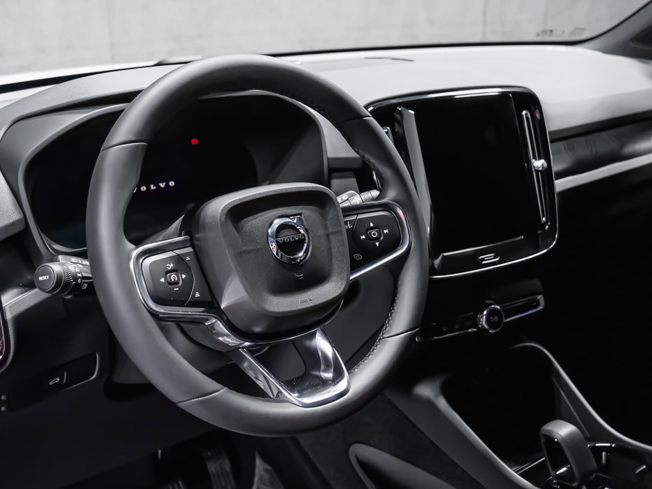 Volvo EX40 TWIN Plus 2025-12