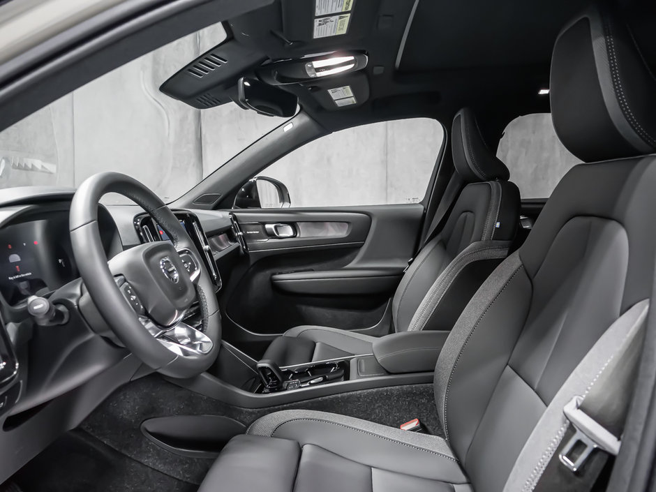 2025 Volvo EX40 TWIN Ultra-22
