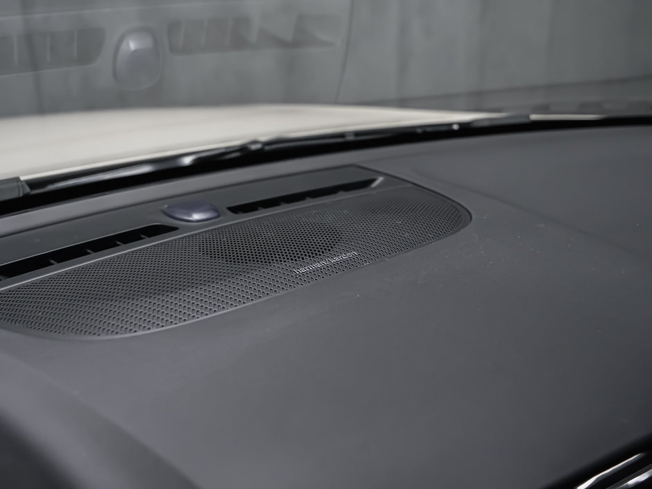 2025 Volvo EX40 TWIN Ultra-18
