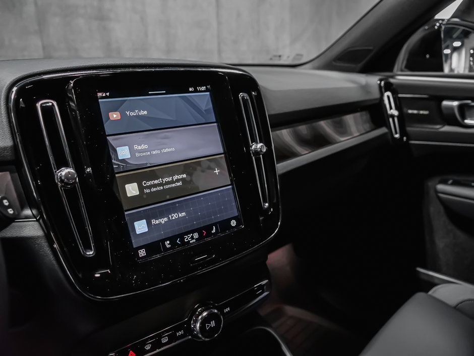 2025 Volvo EX40 TWIN Ultra-19