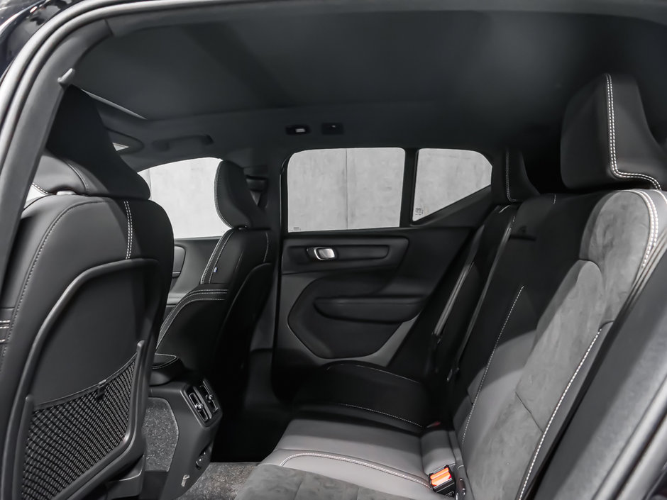 2025 Volvo EX40 TWIN Ultra-12