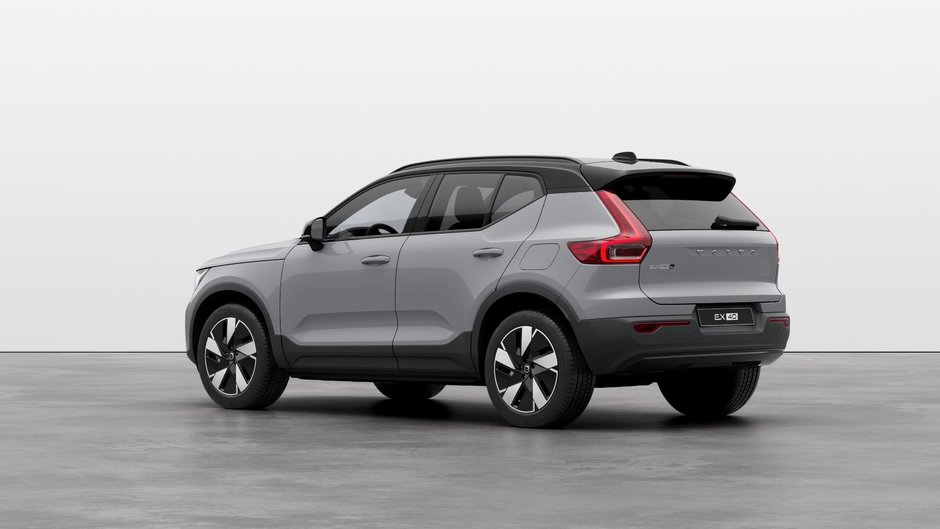 2025 Volvo EX40 Plus-1