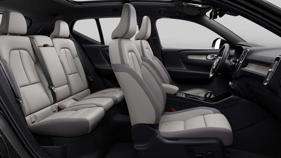 2025 Volvo EX40 TWIN Ultra-10