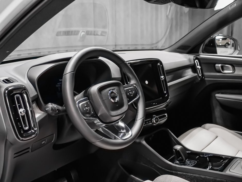 2026 Volvo EX40 Twin Motor, Plus-8