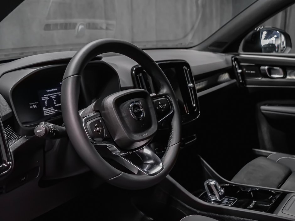 Volvo EX40 Twin Motor, Ultra Black Edition 2026-8