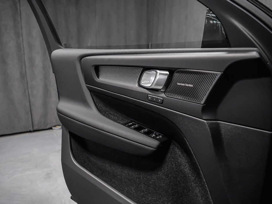 Volvo EX40 Twin Motor, Ultra Black Edition 2026-9