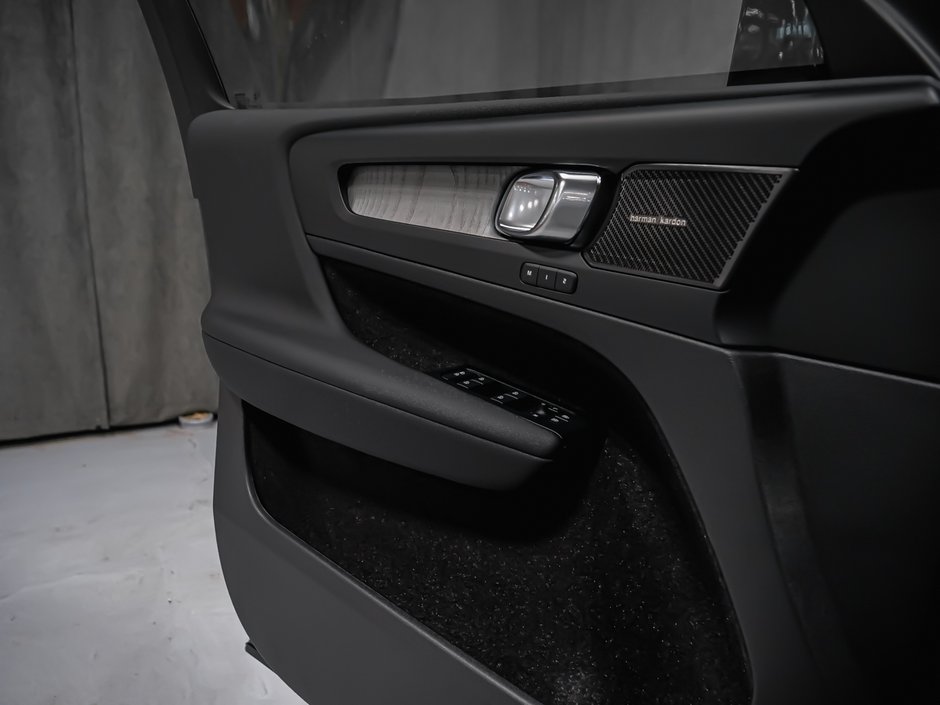 2026 Volvo EX40 Twin Motor, Ultra-9