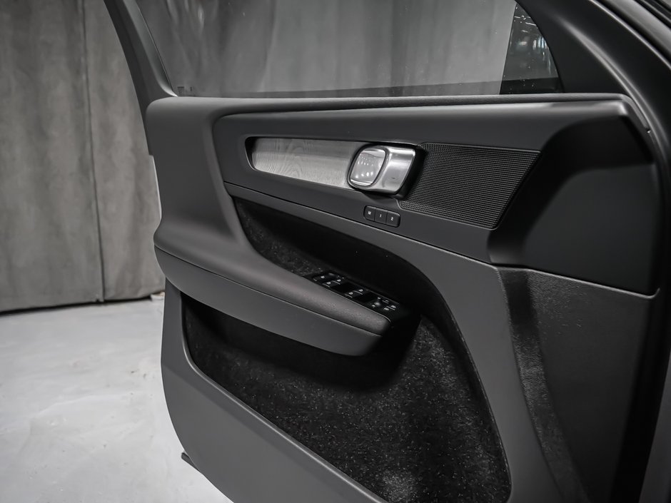 2026 Volvo EX40 Twin Motor, Plus-9