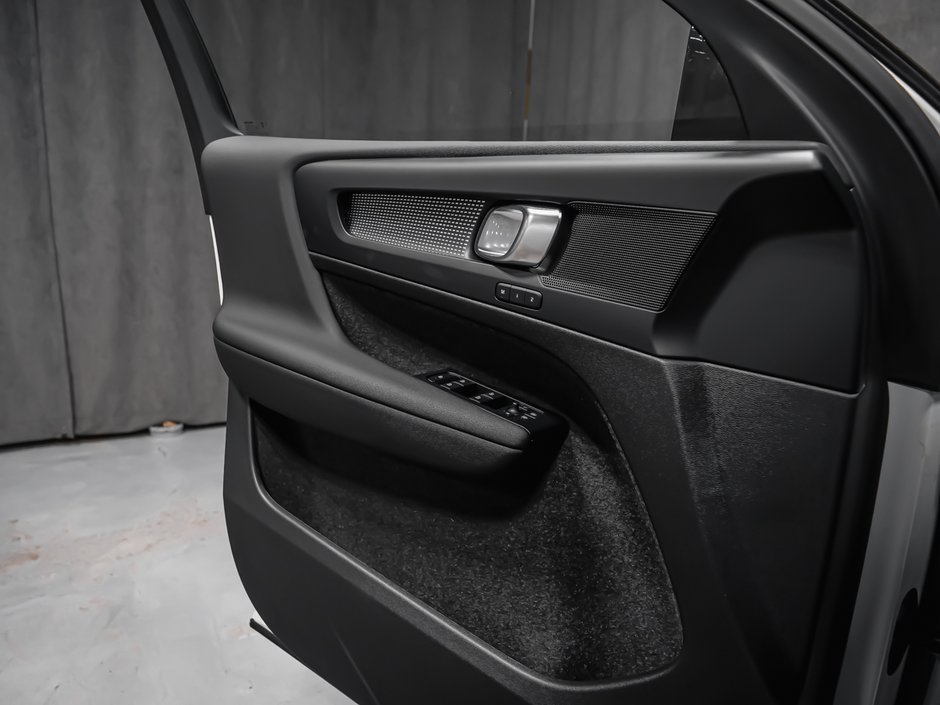 2026 Volvo EX40 Twin Motor, Plus-8