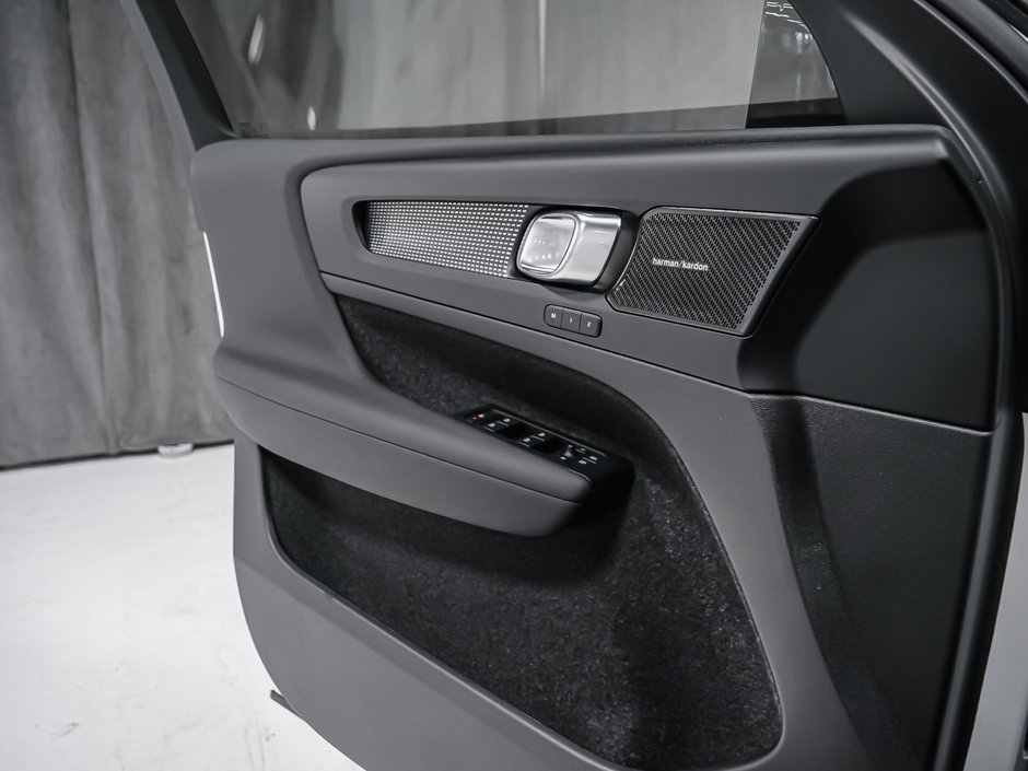 2026 Volvo EX40 Twin Motor, Plus-8