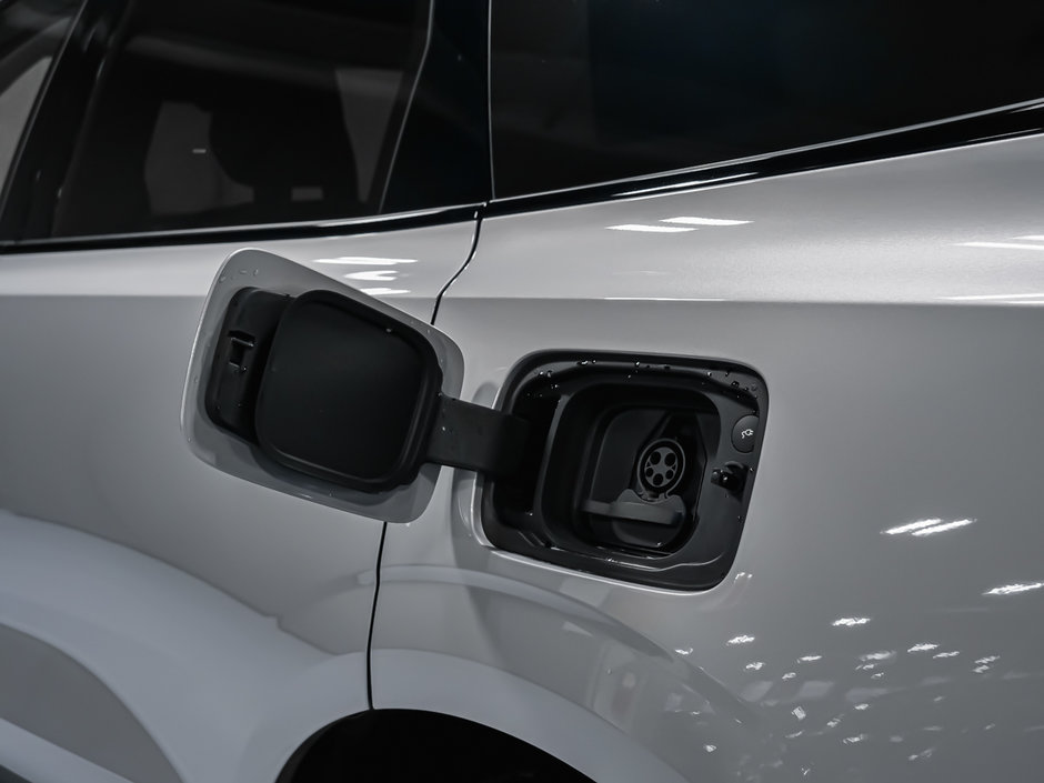2025 Volvo EX90 Ultra 7-Passenger-10
