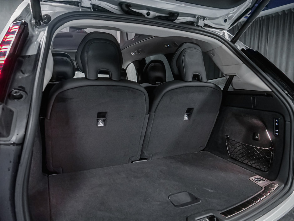 2025 Volvo EX90 Ultra 7-Passenger-16