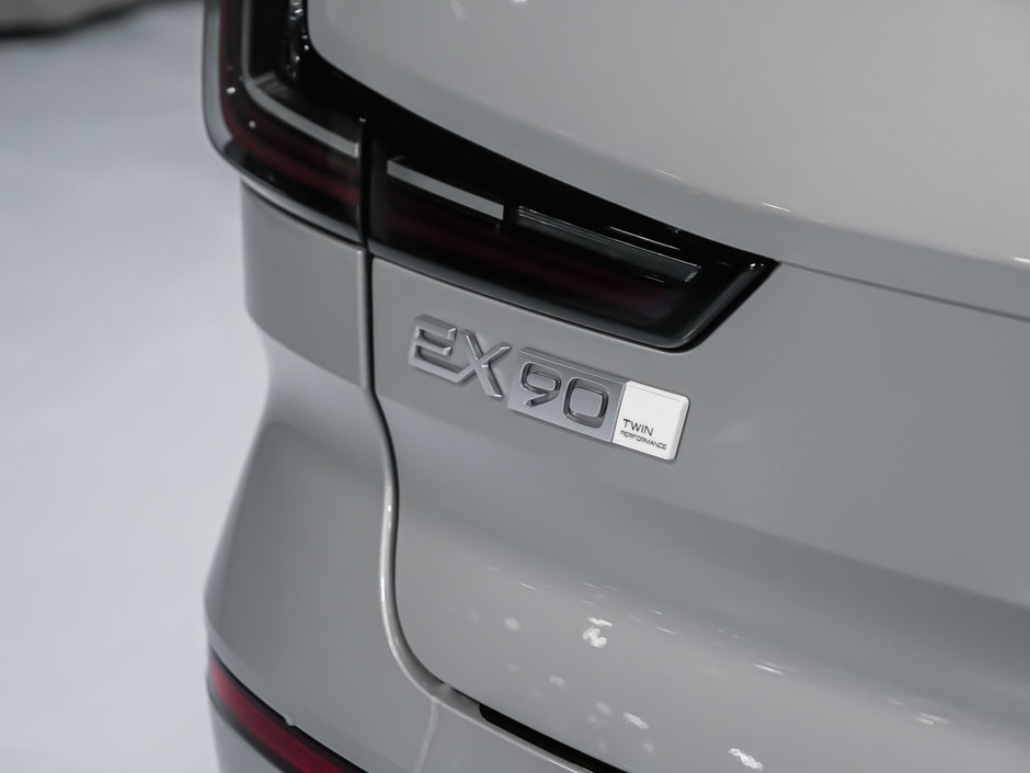 2025 Volvo EX90 Ultra 7-Passenger-13