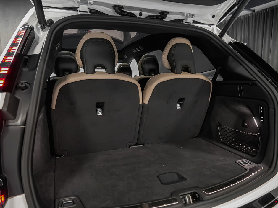 2025 Volvo EX90 Ultra 6-Passenger-19