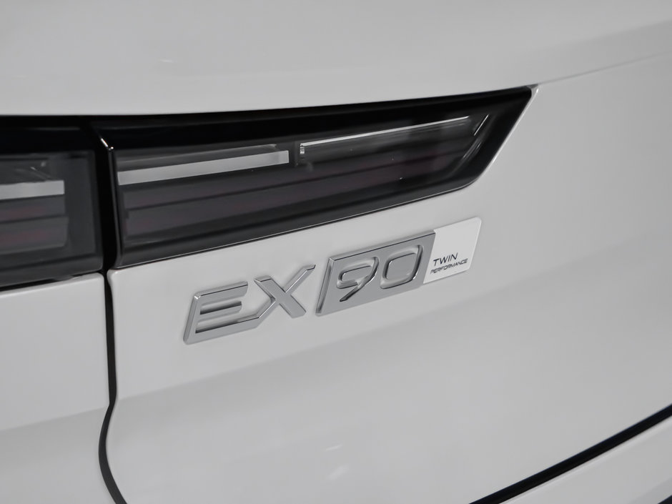2025 Volvo EX90 Ultra 6-Passenger-8