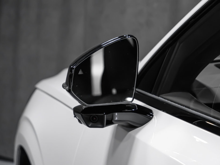 2025 Volvo EX90 Ultra 6-Passenger-17