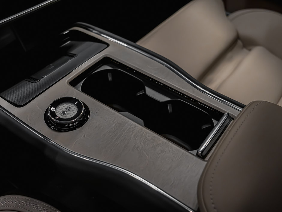 2025 Volvo EX90 Ultra 6-Passenger-37