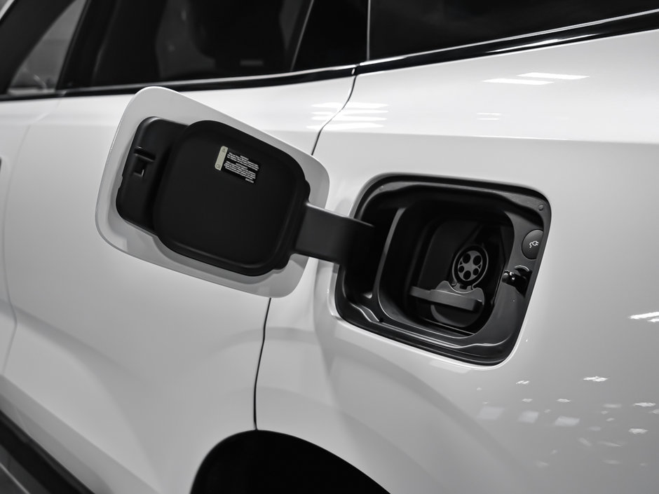 2025 Volvo EX90 Ultra 6-Passenger-12